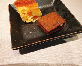 Dinner at Chinese Hanten Fureika (中国飯店 富麗華)