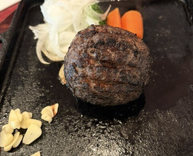 Dinner at Sumiyaki Hamburger Steak Gyusen (炭焼ハンバーグ 牛船)
