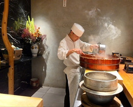 Dinner at HATSUNEZUSHI (初音鮨)