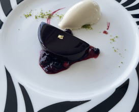 Dinner at hotel de yoshino (オテル・ド・ヨシノ)