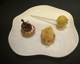 Dinner at Gastronomy Joel Robuchon (ガストロノミー ジョエル・ロブション)