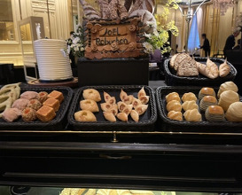 Dinner at Gastronomy Joel Robuchon (ガストロノミー ジョエル・ロブション)