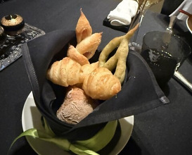 Dinner at Gastronomy Joel Robuchon (ガストロノミー ジョエル・ロブション)
