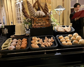Dinner at Gastronomy Joel Robuchon (ガストロノミー ジョエル・ロブション)