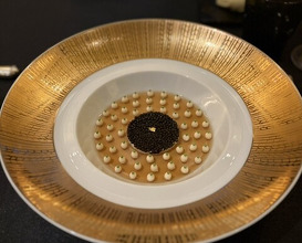 Dinner at Gastronomy Joel Robuchon (ガストロノミー ジョエル・ロブション)