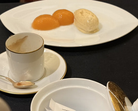 Dinner at Gastronomy Joel Robuchon (ガストロノミー ジョエル・ロブション)