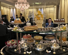 Dinner at Gastronomy Joel Robuchon (ガストロノミー ジョエル・ロブション)