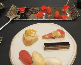 Dinner at Gastronomy Joel Robuchon (ガストロノミー ジョエル・ロブション)