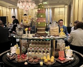 Dinner at Gastronomy Joel Robuchon (ガストロノミー ジョエル・ロブション)
