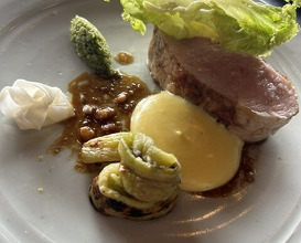 Dinner at middle (middle)