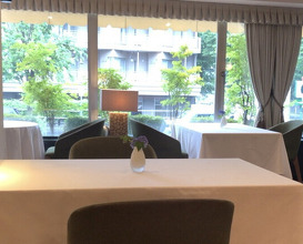 Dinner at Restaurant Moliere (レストラン・モリエール)