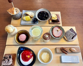 Dinner at Restaurant SNOW (レストラン スノゥ)