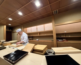 Dinner at Nihonbashi Kakigaracho Sugita