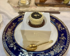 Dinner at Une Fleur (Une Fleur)