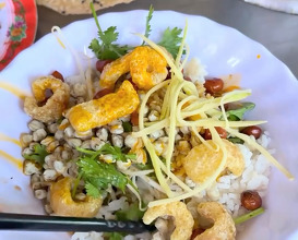 Dinner at Com Hen Hoa Dong, Hue