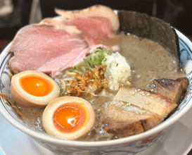 Dinner at 麺や庄の