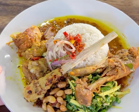 Dinner at Warung Nasi Ayam Bu Oki