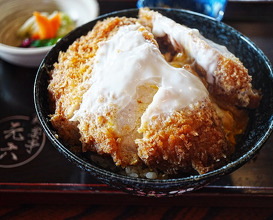 Dinner at 六助うどん