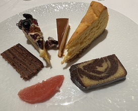 Dinner at Chez Inno (シェ・イノ)