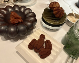 Dinner at EdiTion Koji Shimomura (エディション・コウジ シモムラ)