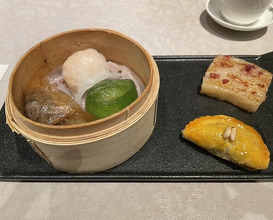 Dinner at Chinese Hanten Fureika (中国飯店 富麗華)
