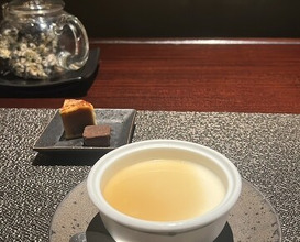 Dinner at Chinese Hanten Fureika (中国飯店 富麗華)