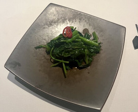 Dinner at Chinese Hanten Fureika (中国飯店 富麗華)