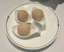 Dinner at Chinese Hanten Fureika (中国飯店 富麗華)