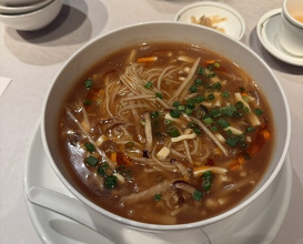 Dinner at Chinese Hanten Fureika (中国飯店 富麗華)