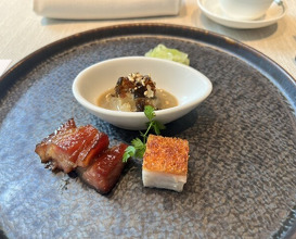 Dinner at Chinese Hanten Fureika (中国飯店 富麗華)