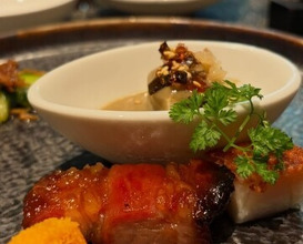 Dinner at Chinese Hanten Fureika (中国飯店 富麗華)