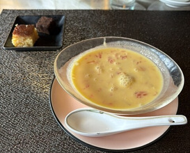 Dinner at Chinese Hanten Fureika (中国飯店 富麗華)