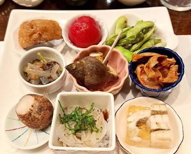 Dinner at Gatagata Ya (潟潟ヤ)