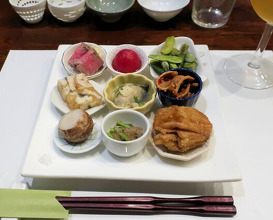 Dinner at Gatagata Ya (潟潟ヤ)