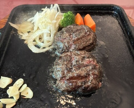 Dinner at Sumiyaki Hamburger Steak Gyusen (炭焼ハンバーグ 牛船)