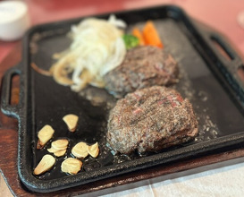 Dinner at Sumiyaki Hamburger Steak Gyusen (炭焼ハンバーグ 牛船)