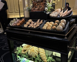 Dinner at Gastronomy Joel Robuchon (ガストロノミー ジョエル・ロブション)