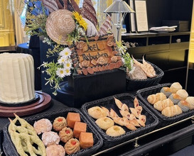 Dinner at Gastronomy Joel Robuchon (ガストロノミー ジョエル・ロブション)