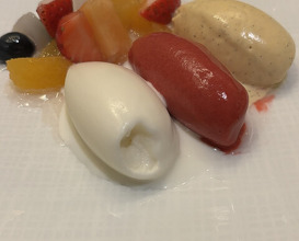 Dinner at Gastronomy Joel Robuchon (ガストロノミー ジョエル・ロブション)