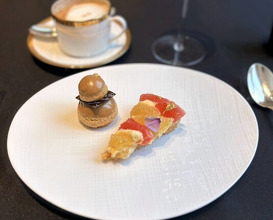 Dinner at Gastronomy Joel Robuchon (ガストロノミー ジョエル・ロブション)