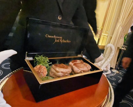 Dinner at Gastronomy Joel Robuchon (ガストロノミー ジョエル・ロブション)