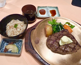 Dinner at Steak House Kitchen Ribbon (ステーキハウス キッチンリボン)