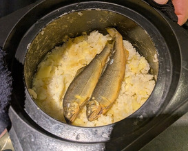 Dinner at Kotowari o Hakaru Mise Bando (ことわりをはかるみせ ばんどう)