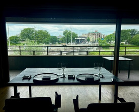 Dinner at middle (middle)