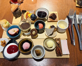 Dinner at Restaurant SNOW (レストラン スノゥ)