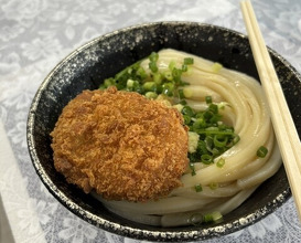 Dinner at Suzaki Shokuryohin Ten (須崎食料品店)