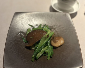 Dinner at Chinese Hanten Fureika (中国飯店 富麗華)