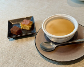 Dinner at Chinese Hanten Fureika (中国飯店 富麗華)