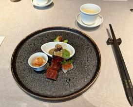 Dinner at Chinese Hanten Fureika (中国飯店 富麗華)