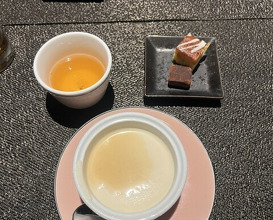 Dinner at Chinese Hanten Fureika (中国飯店 富麗華)